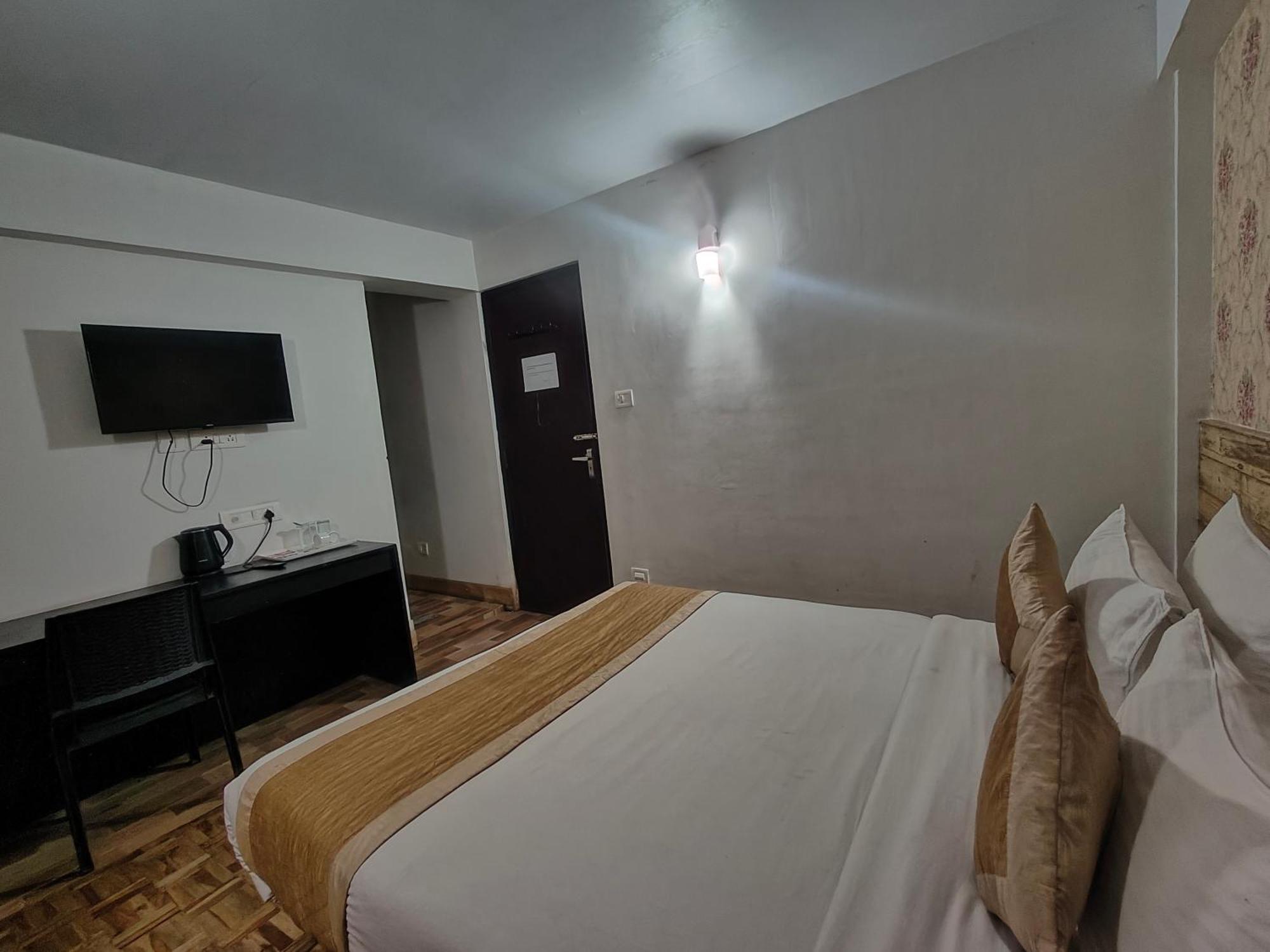 Cherrywood Suites & Spa By Easygorooms Дарджилинг Экстерьер фото