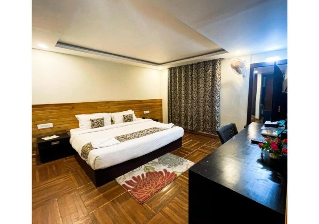 Cherrywood Suites & Spa By Easygorooms Дарджилинг Экстерьер фото